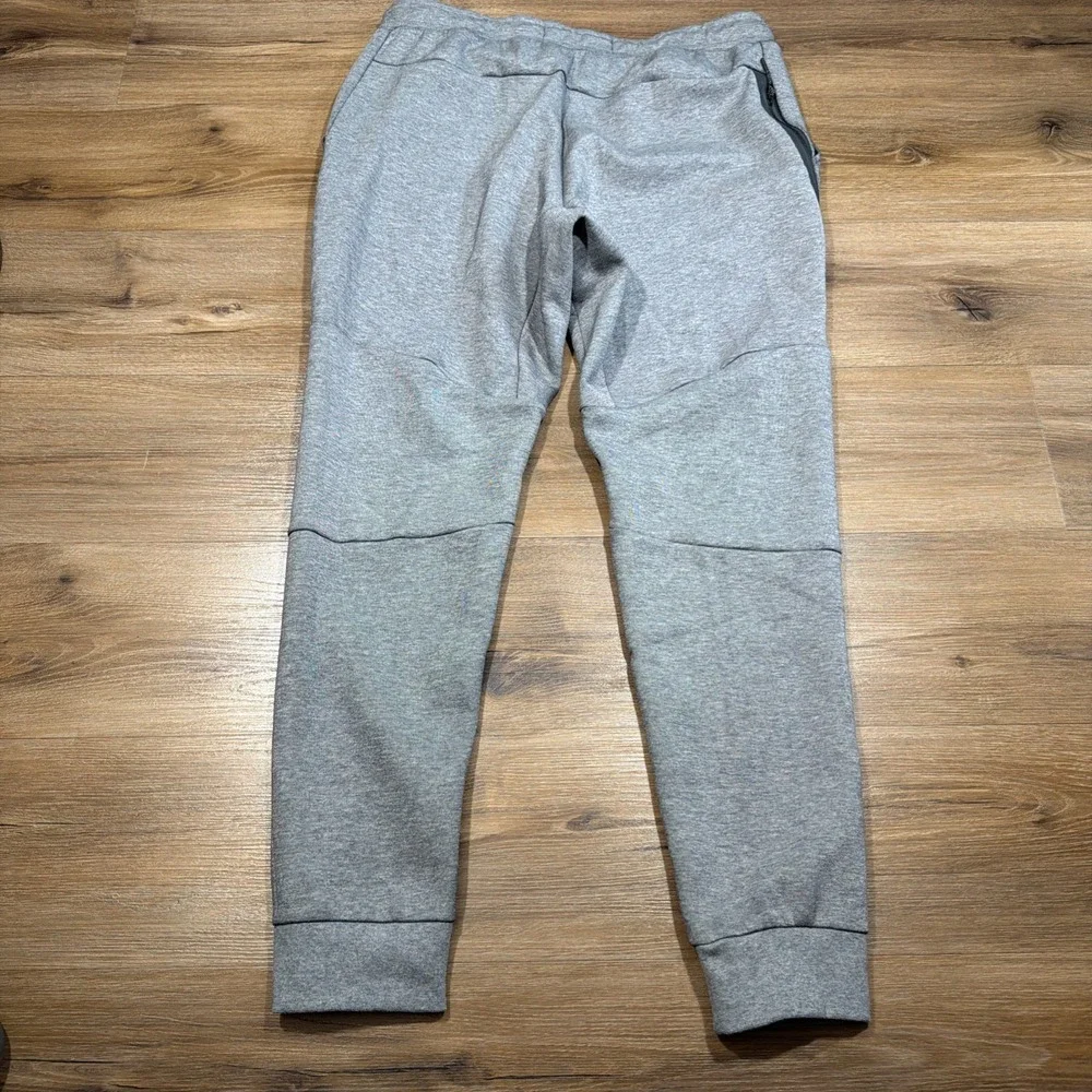 Nike Men's XL Tech Fleece Joggers Pants Gray Tapered Pockets 805162-091
